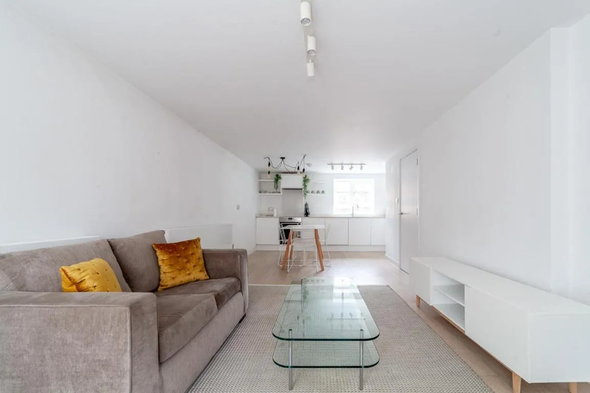 Image of City Relay Two Bedroom Belgravia Charm