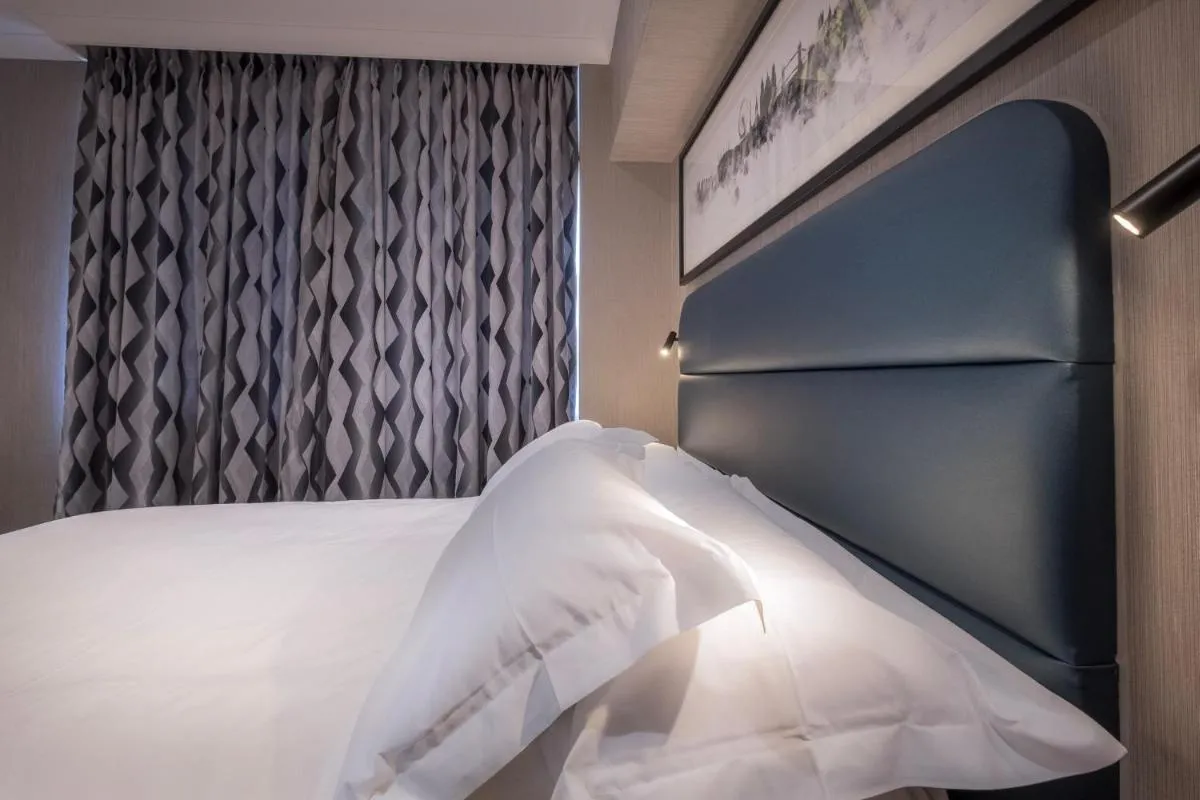 Image 4 of City Sleeper at Royal National Hotel