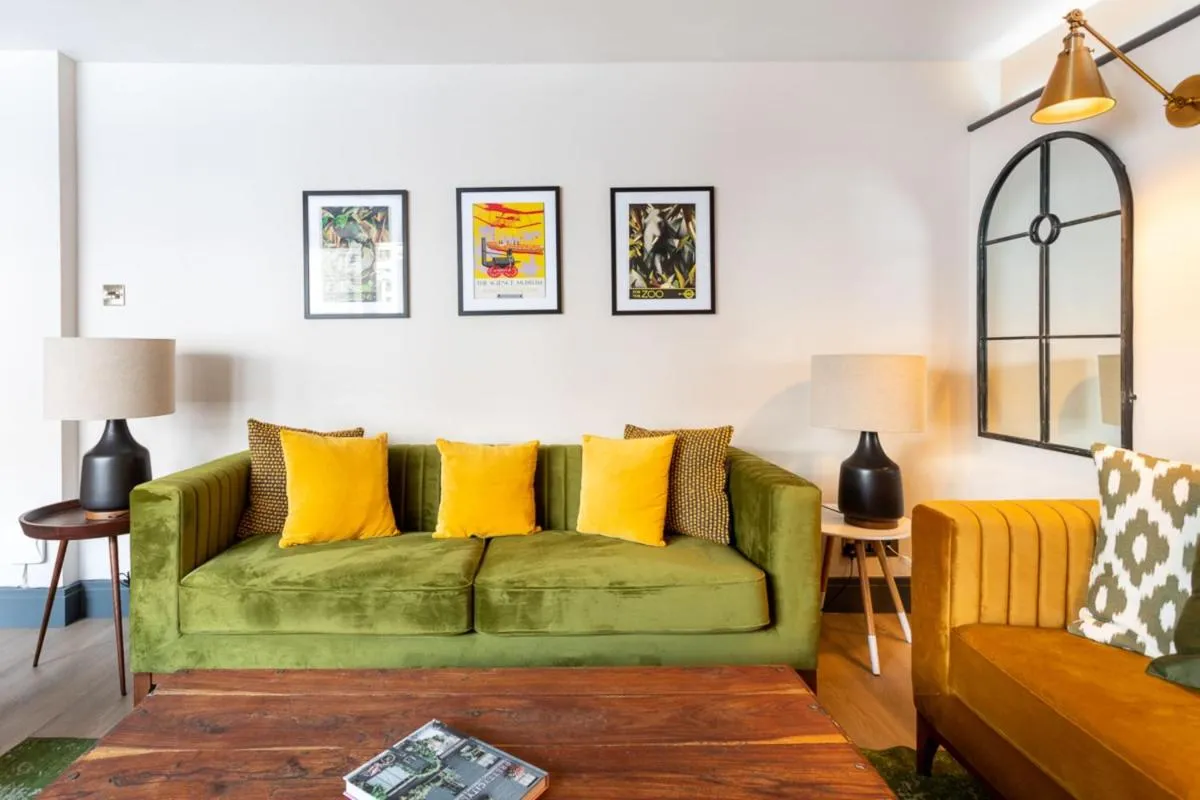 Image 2 of Classy Notting Hill Nest