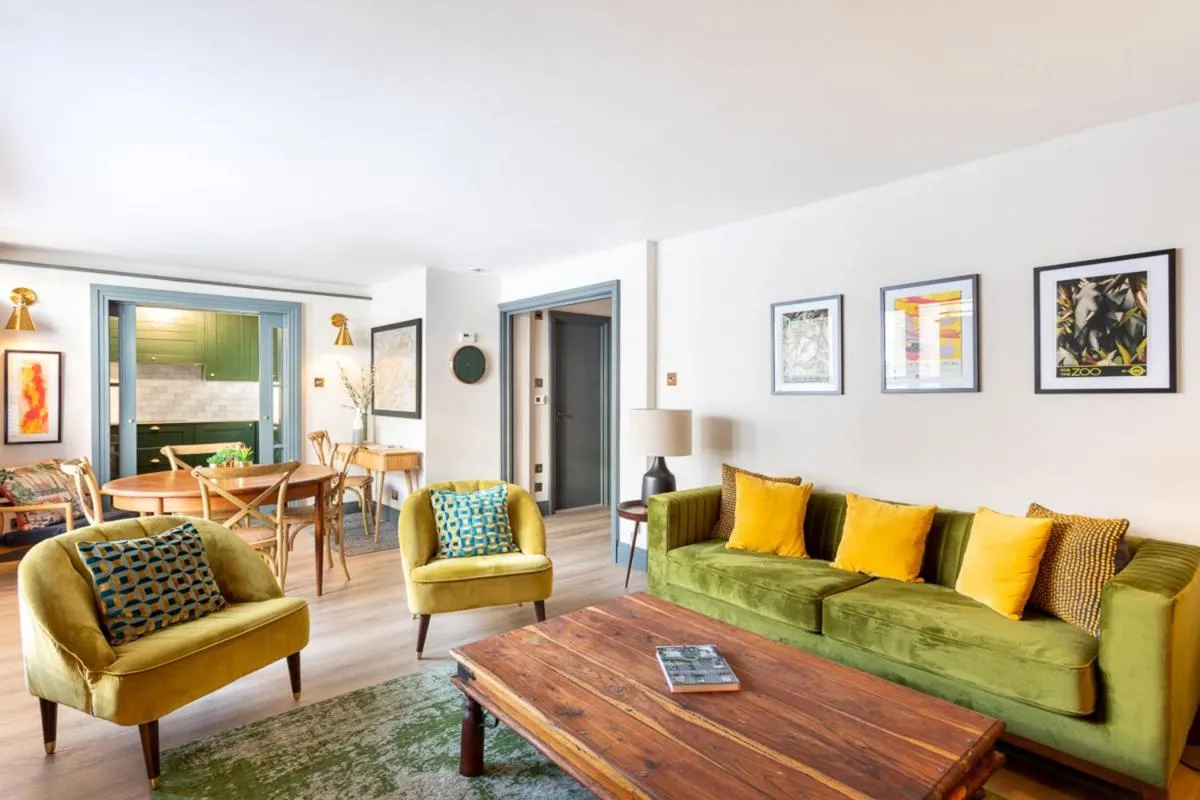 Image 3 of Classy Notting Hill Nest