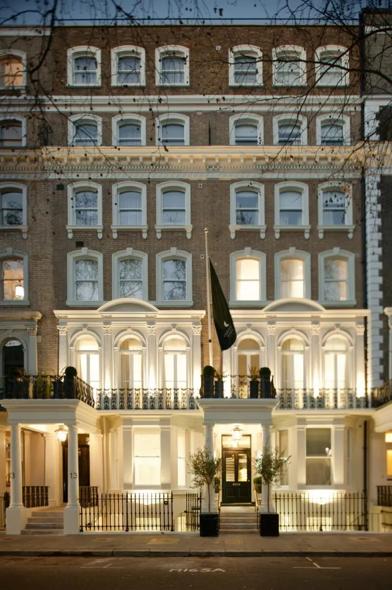 Image 3 of Claverley Court Apartments Knightsbridge