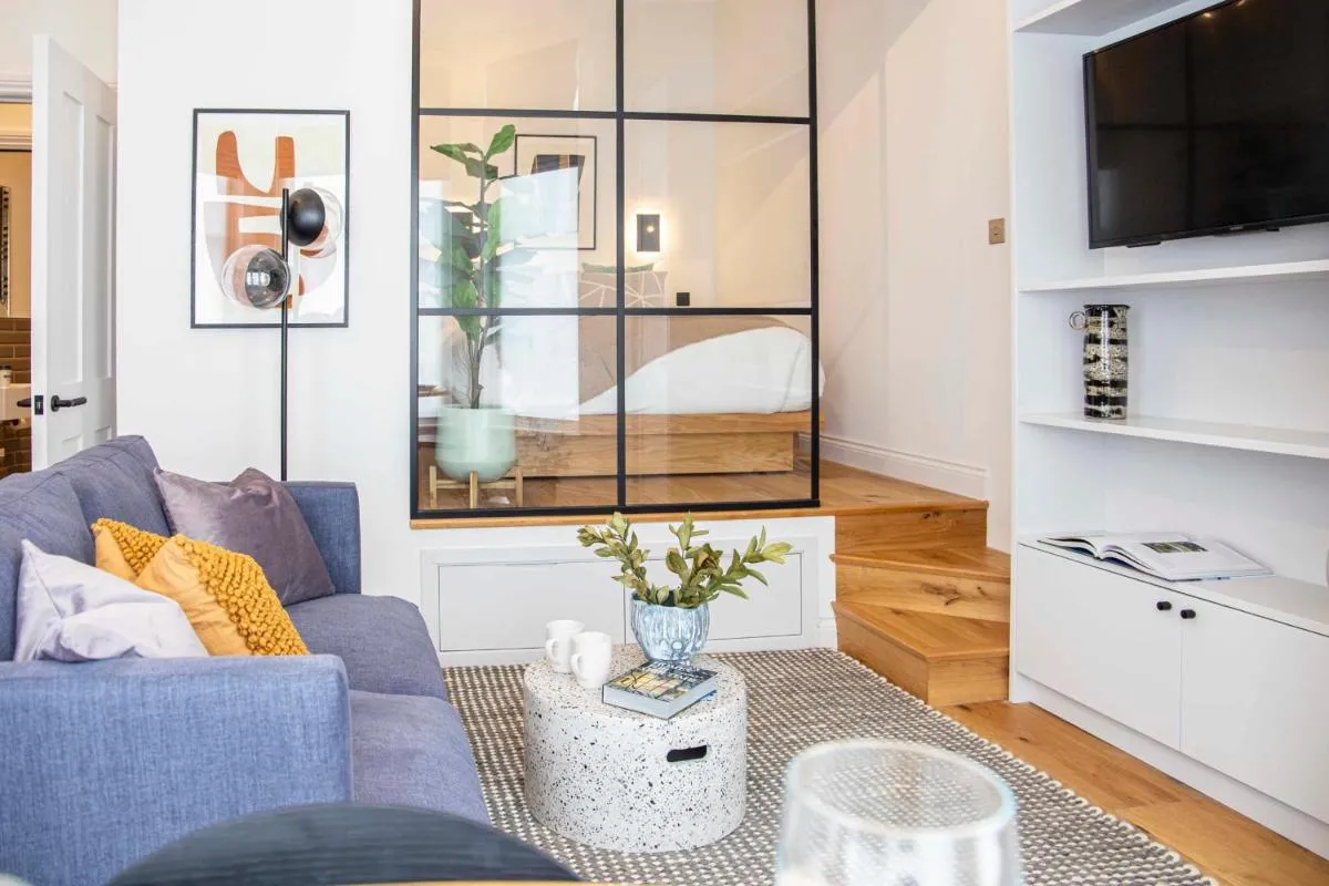 Image 1 of Coleherne Road Residence III
