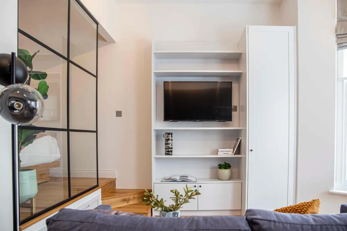 Image 3 of Coleherne Road Residence III