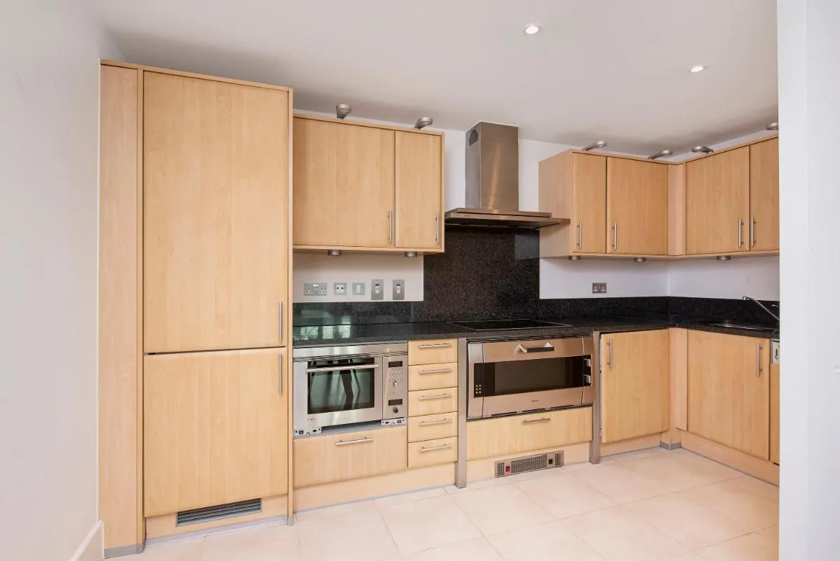 Image 3 of Compact 2 Bed Good Transport Links