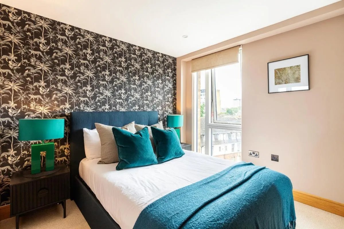 Image 1 of Convenient Euston London Apartment