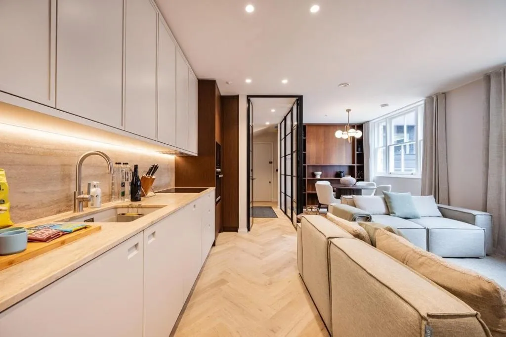 Image 3 of Covent Garden 2 bed 2 bath duplex