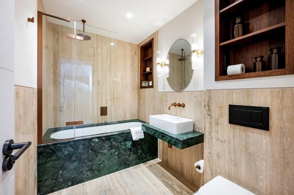 Image 6 of Covent Garden 2 bed 2 bath duplex