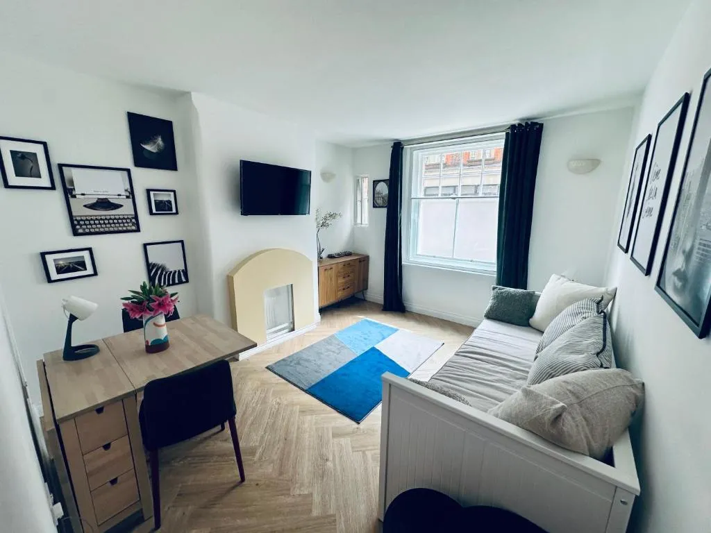 Image of Covent Garden newly renovated apartment