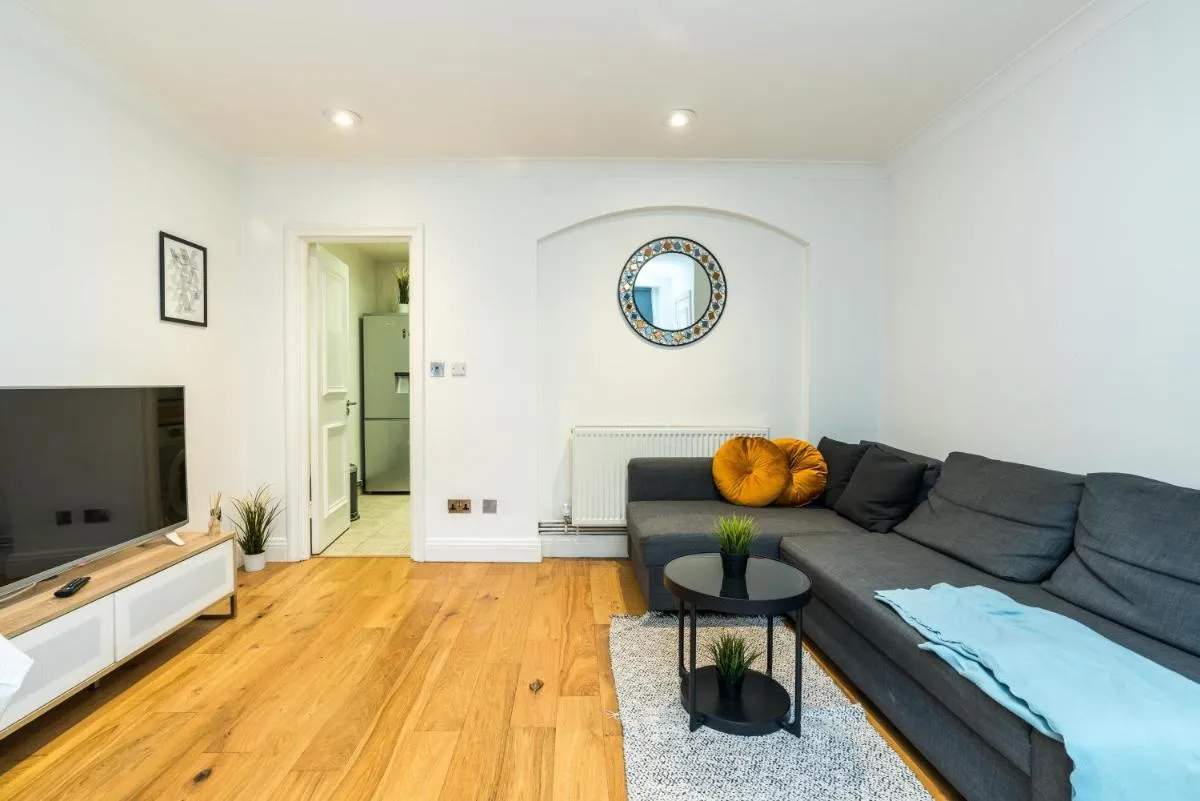 Image 4 of Cozy 1 bedroom / Gloucester Road / Kensington