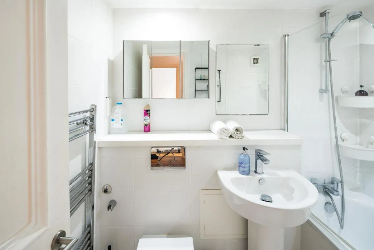 Image 2 of Cozy 1 bedroom / Gloucester Road / Kensington