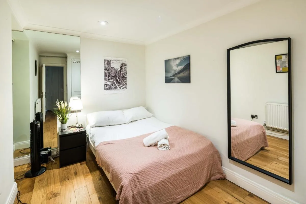 Image 5 of Cozy 1 bedroom / Gloucester Road / Kensington
