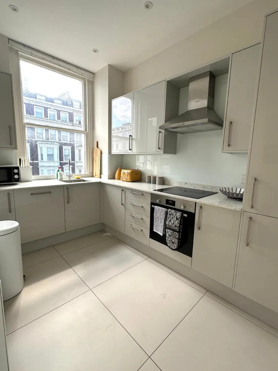 Image 3 of Cozy Flat in South Kensington