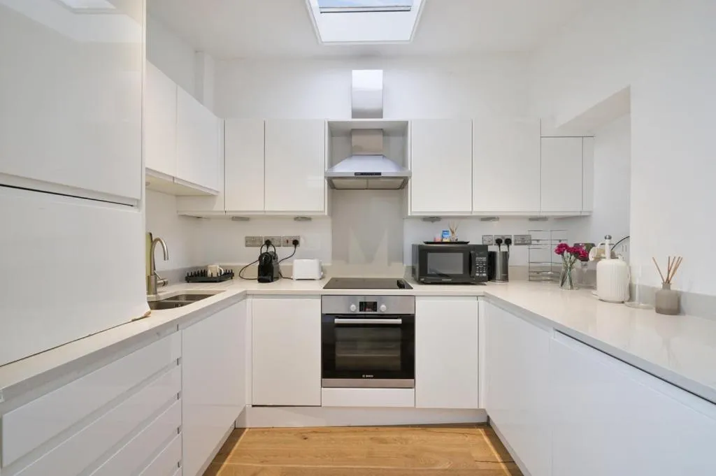 Image 3 of Cozy Hideaway In South Ken!