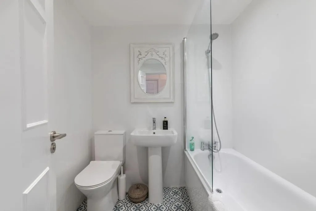 Image 2 of Cozy one bedroom apartment next to Paddington