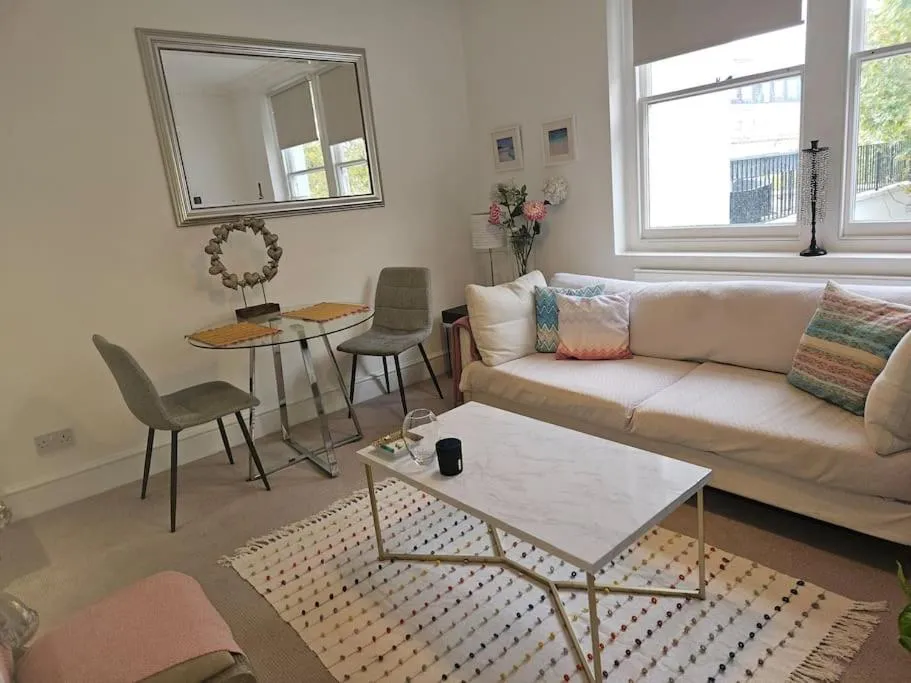 Image 3 of Cozy one bedroom apartment next to Paddington