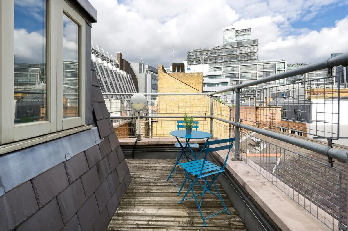 Image 5 of Crane Court by City2Stay