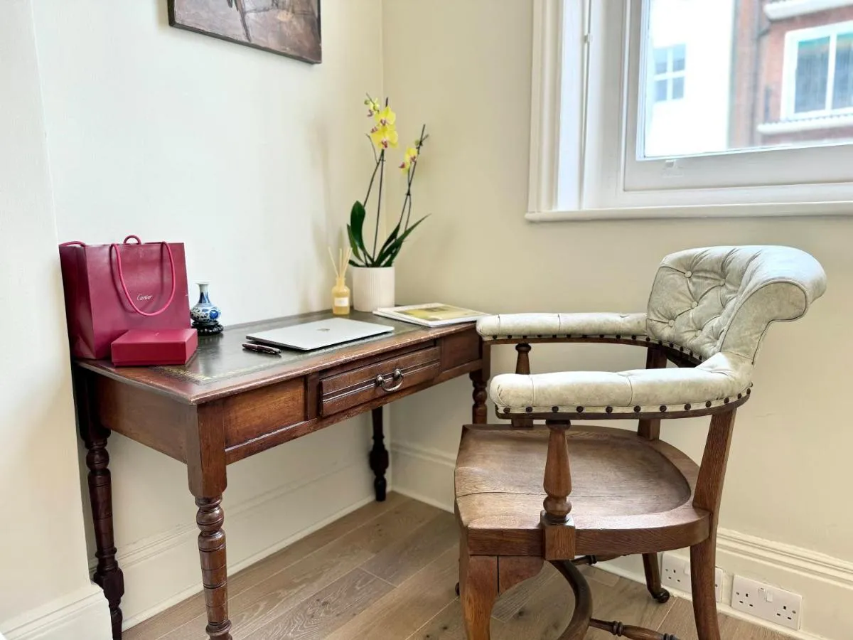 Image 1 of Crawford Street Studio, by the Design Traveller