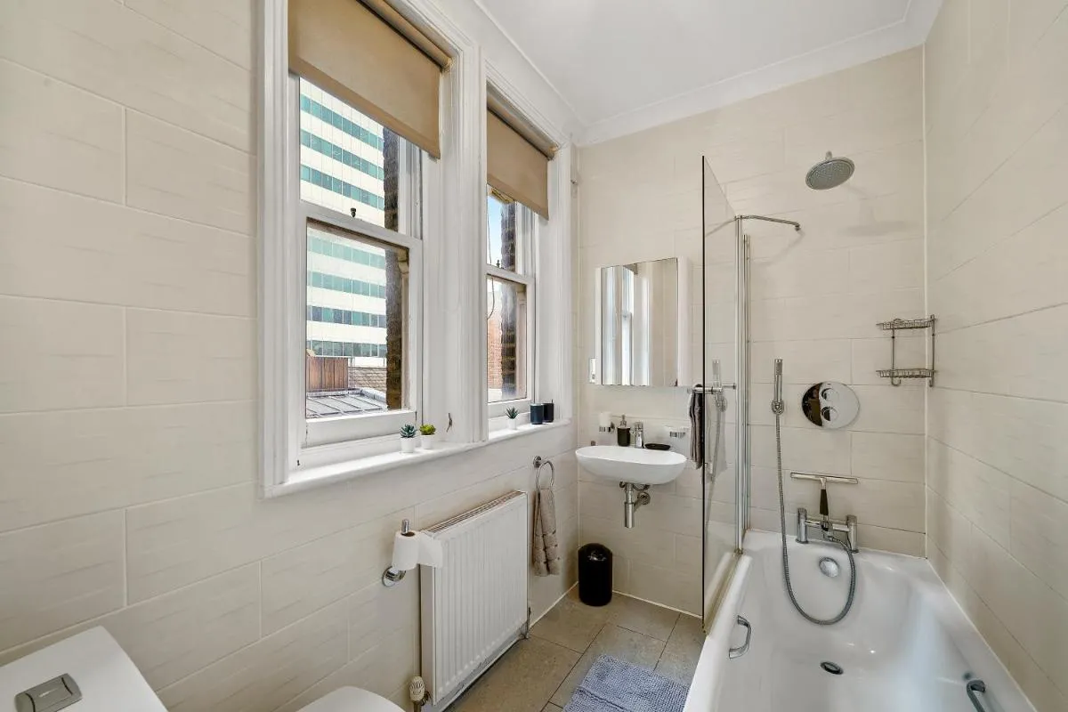 Image 2 of Delightful Flat in London – Sleeps 6