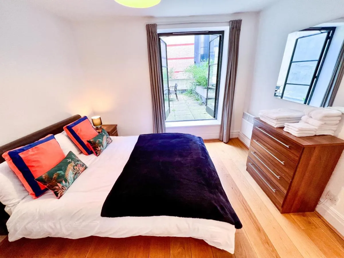 Image 2 of Deluxe Entire Apartment Between Covent Garden and St Pauls Cathedral