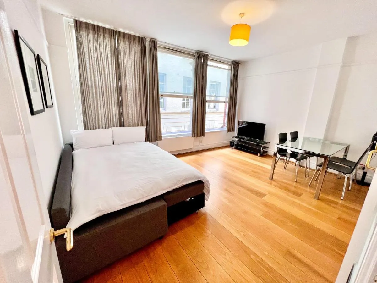 Image 1 of Deluxe Entire Apartment Between Covent Garden and St Pauls Cathedral