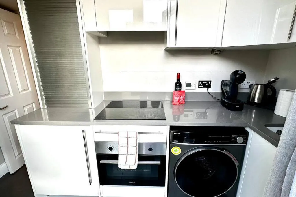 Image 2 of Design studio in Paddington GT