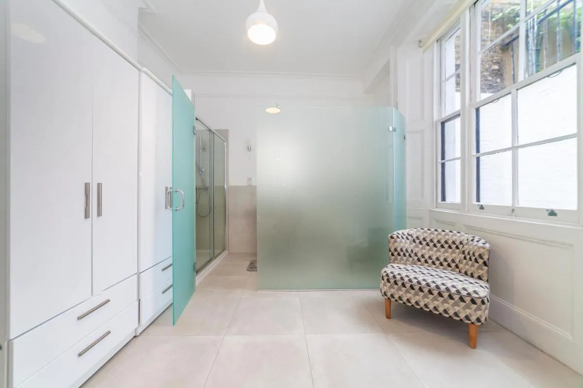 Image 2 of Dev3 – Beautiful 1 BDR Apt, High-end Paddington district