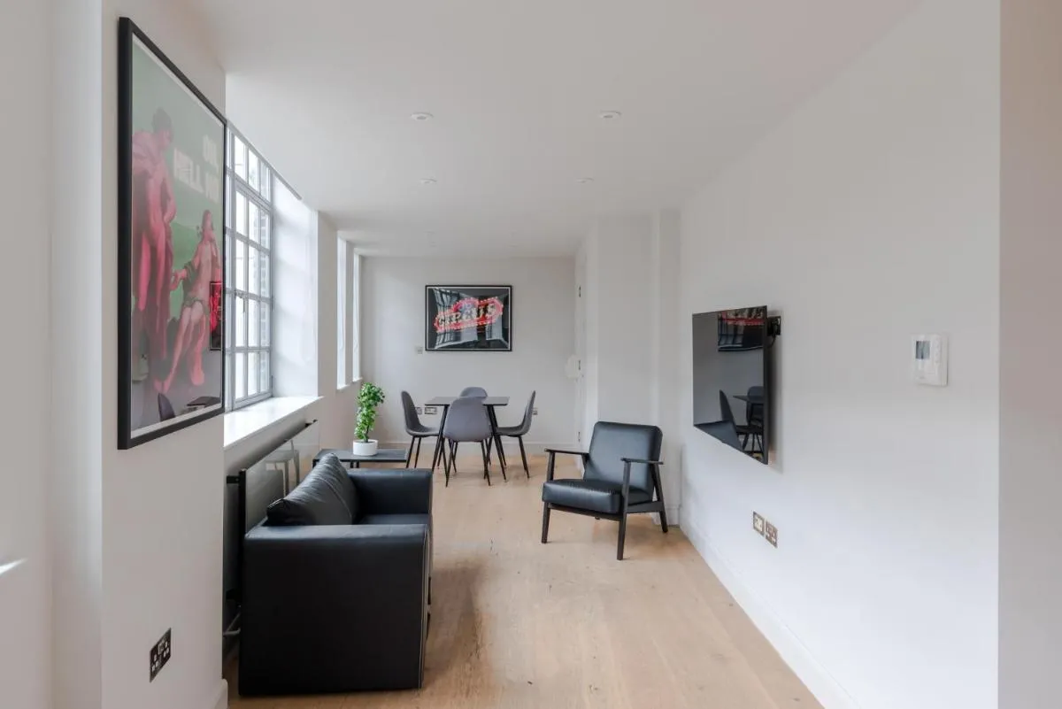 Image 6 of Dolls House – Farringdon – by Frankie Says