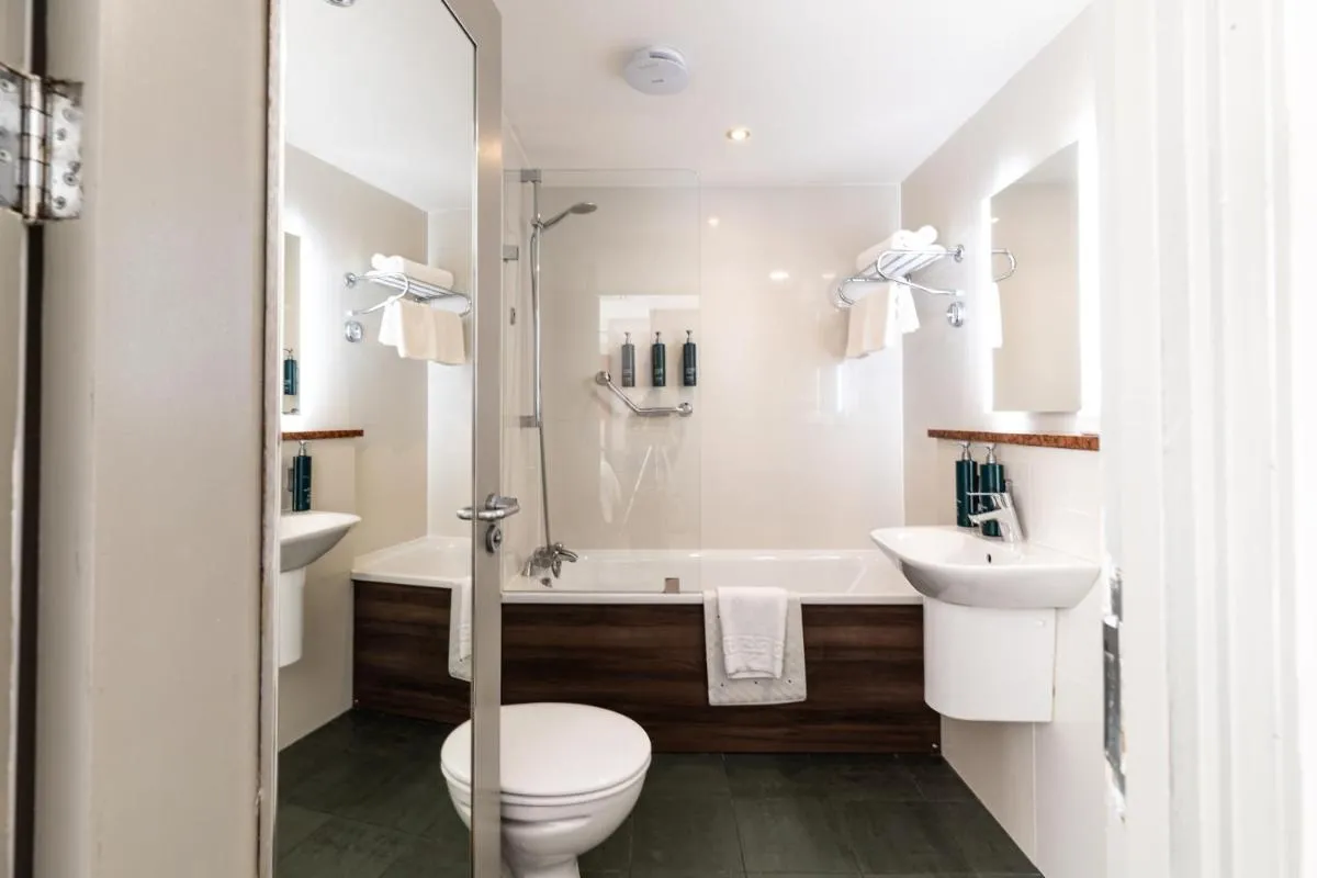 Image 1 of DoubleTree by Hilton London – West End