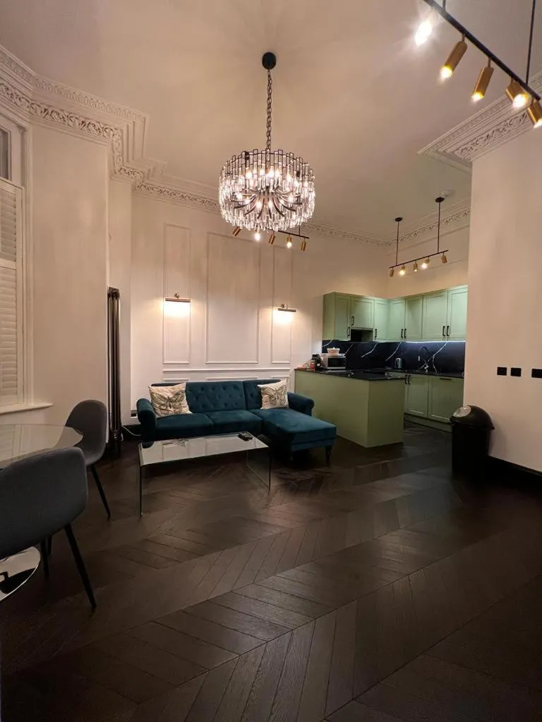 Image 6 of Earl’s Court Luxe Apartment