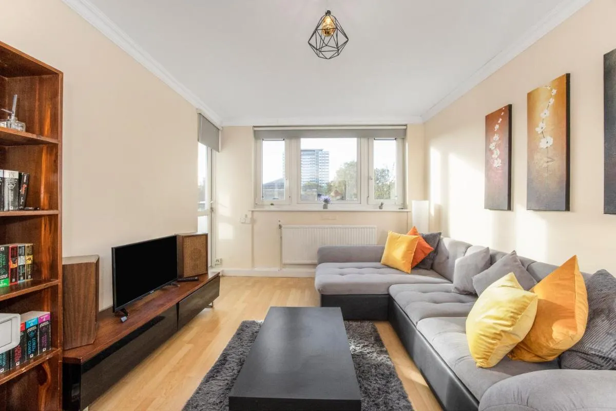 Image 4 of Easy living near Angel and City University