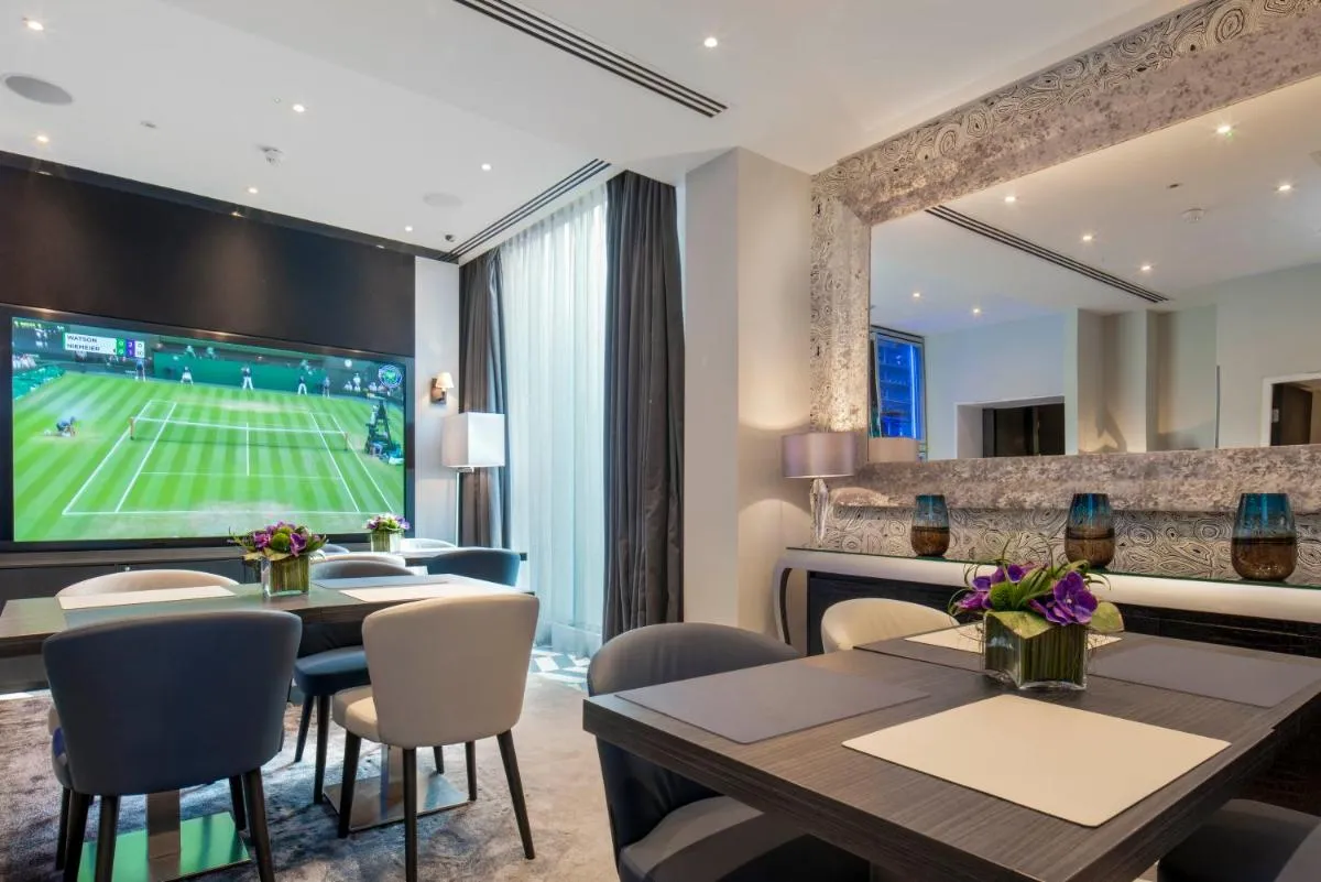 Image 2 of Eccleston Square Hotel
