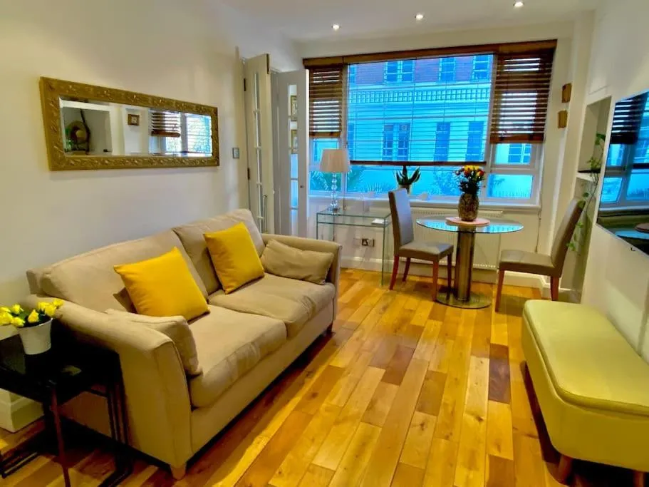 Image 1 of Elegant 1 Bedroom flat near Harrods