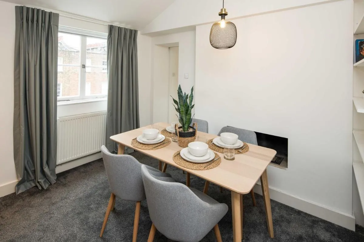 Image 5 of Elegant 3BR, 2BA Flat in Marylebone – Ideal Location Near Station & Attractions