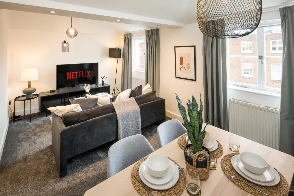 Image 2 of Elegant 3BR, 2BA Flat in Marylebone – Ideal Location Near Station & Attractions