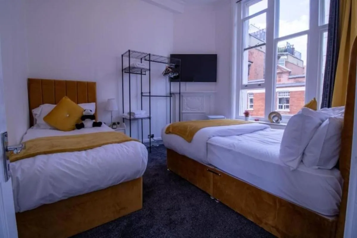 Image 2 of Elegant 3 Bedroom Apartment on Oxford Street Luxury Living in Central London 2GC