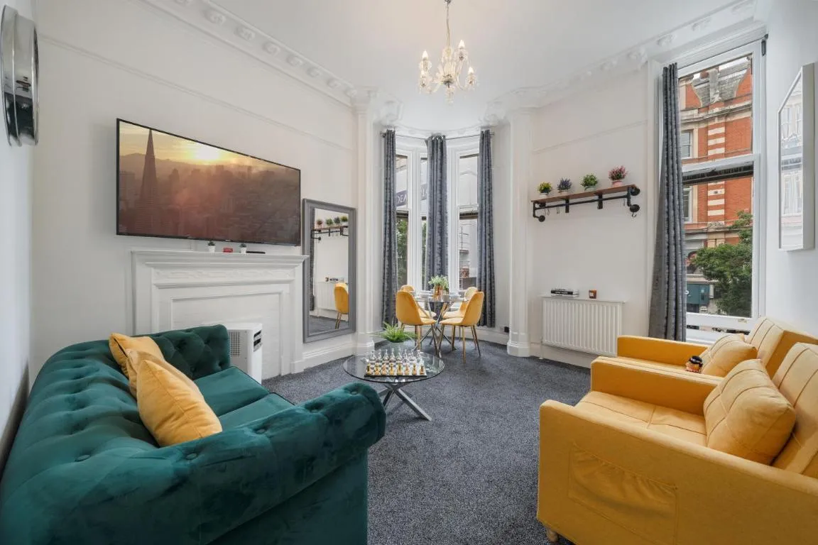 Image of Elegant 3 Bedroom Apartment on Oxford Street Luxury Living in Central London 2GC