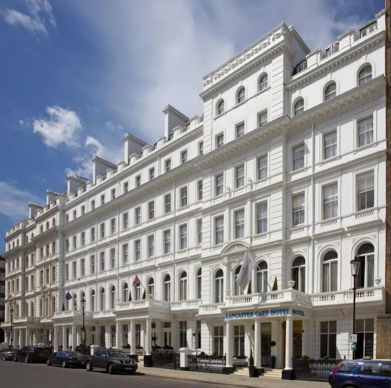 Image 4 of Elegant Art Deco whole apartment with Aircon – 2mins to Hyde Park, 8mins to Bayswater, Nottinghill, Paddington