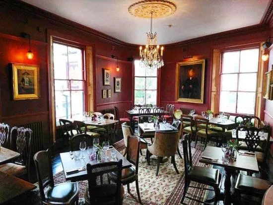 Image 3 of Elegant Art Deco whole apartment with Aircon – 2mins to Hyde Park, 8mins to Bayswater, Nottinghill, Paddington