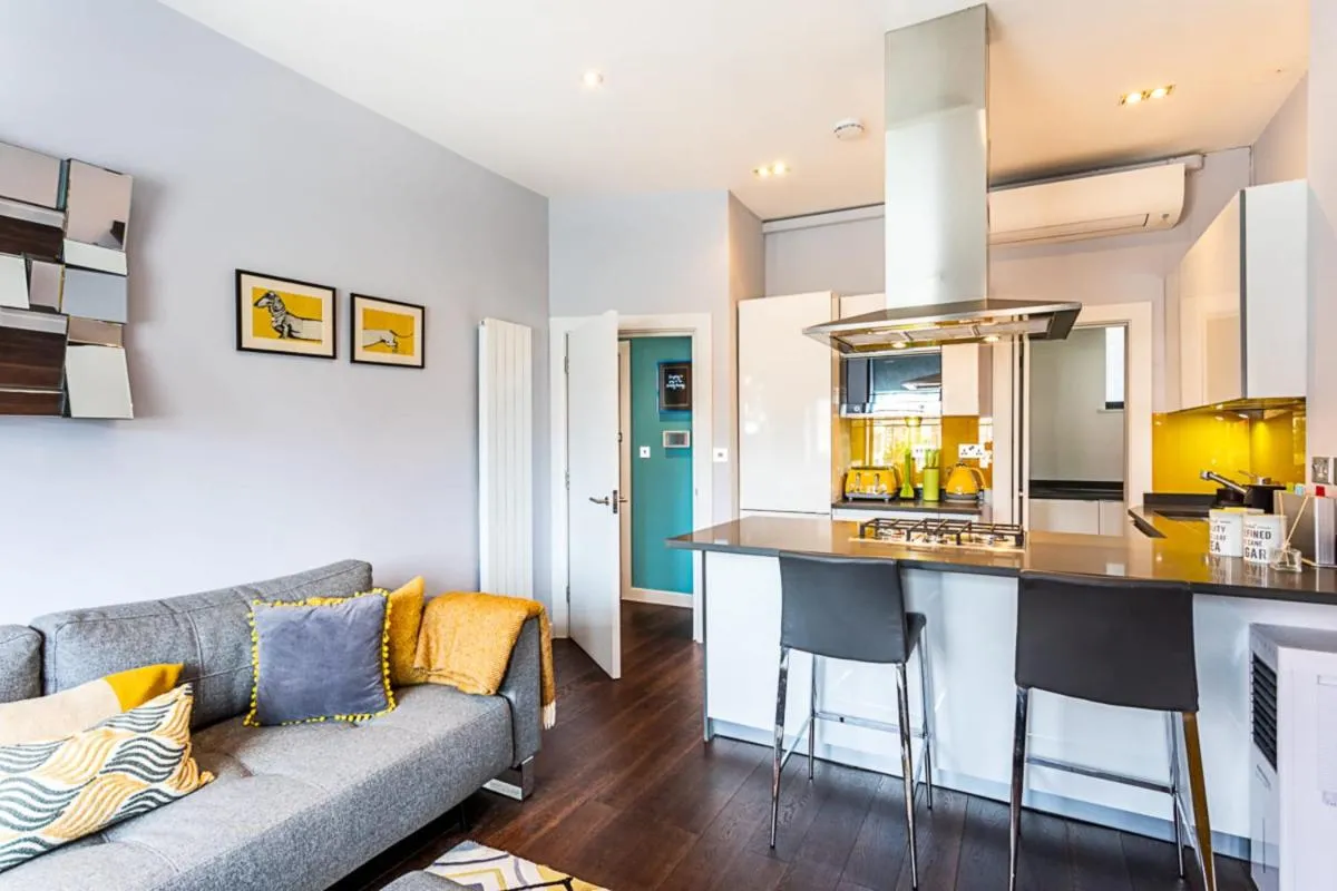 Image 3 of Exmouth Market Apartment