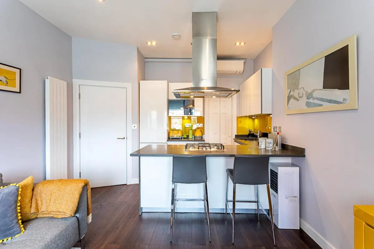 Image 5 of Exmouth Market Apartment