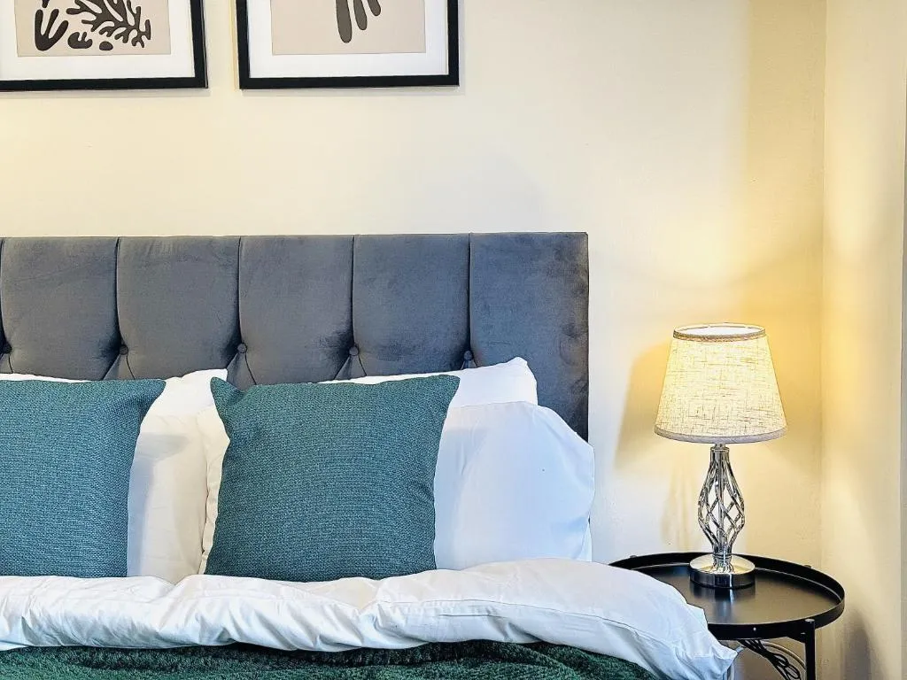 Image of Falcon – 2 Bedroom Ground floor flat in Central London