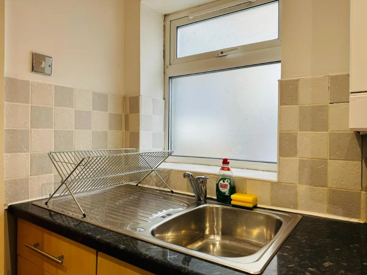 Image 2 of Falcon – 2 Bedroom Ground floor flat in Central London