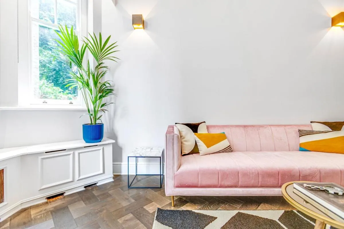 Image 1 of Flat in Chelsea