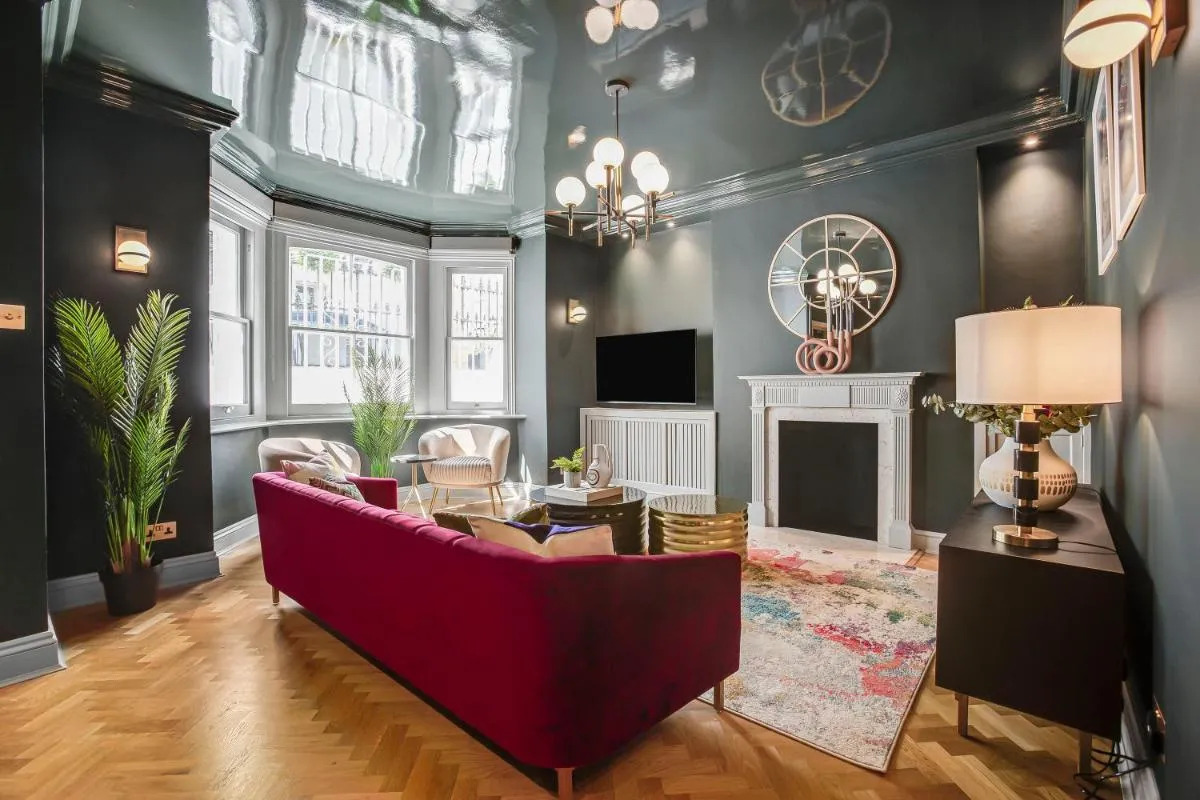 Image 2 of Flat in Earls Court