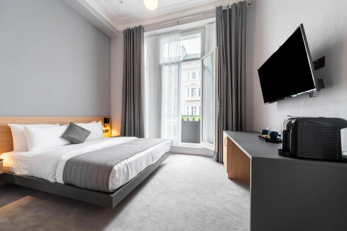 Image 1 of Gainsborough Hotel