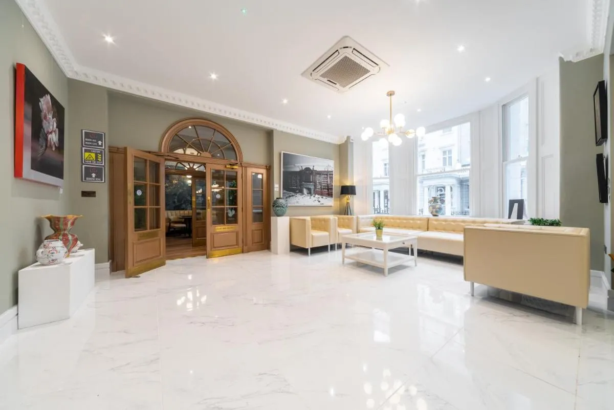 Image 4 of Gainsborough Hotel