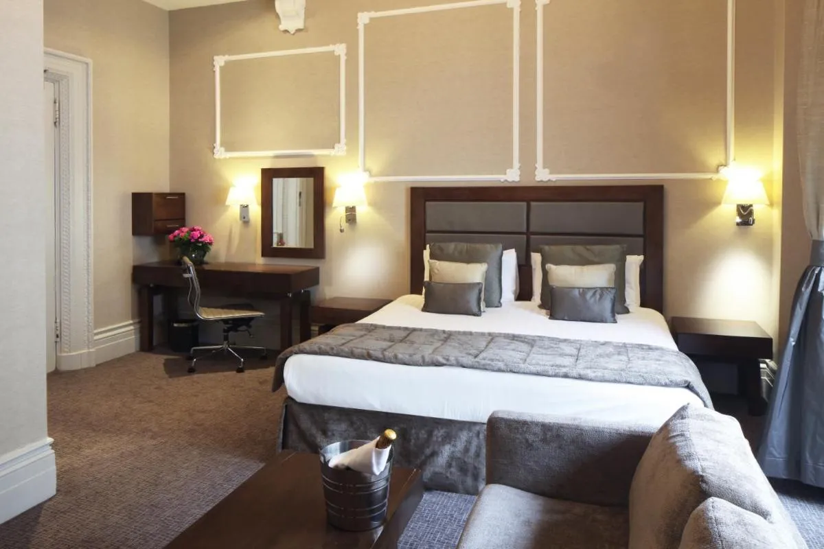 Image 4 of Gem Strathmore Hotel
