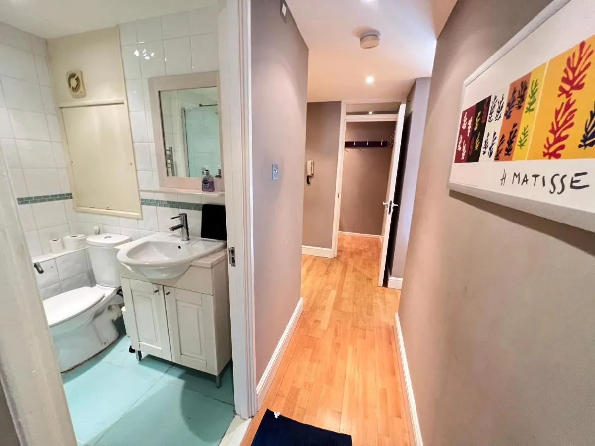 Image 1 of Great River Thames View Entire Apartment in The Most Central London