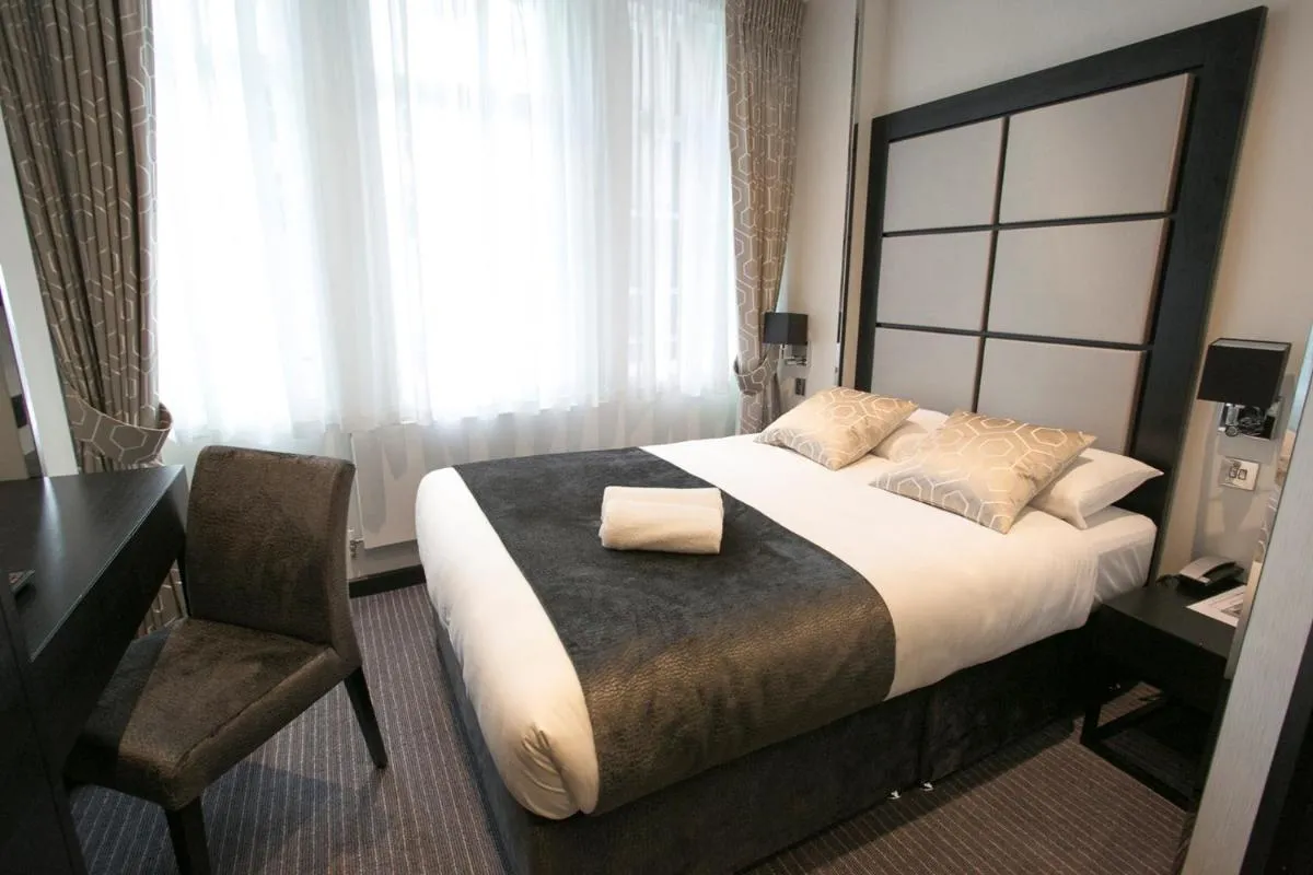 Image 5 of Great St Helen Hotel