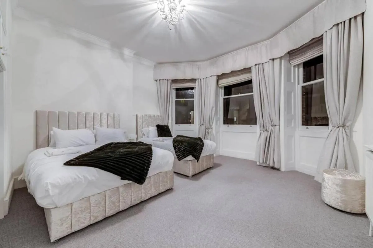 Image 2 of Harley Street Spectacular Suites with High Ceilings, High Luxury
